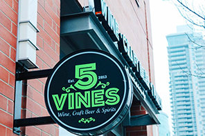 5 Vines store front